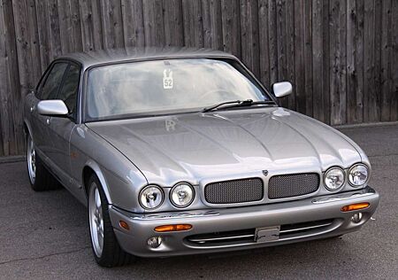 Jaguar XJR Top gepflegter mit 2 Jahre Garantie