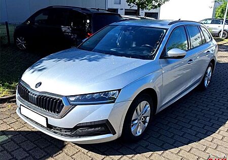 Skoda Octavia Com 2.0d DSG LED/NAVI/ACC/SHZ/DAB/AHK/8F