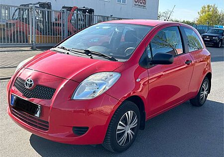 Toyota Yaris 1.0 Cool Klima
