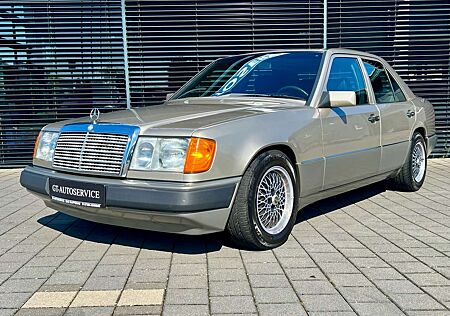 Mercedes-Benz E 230 W124 8-fach/H-Kennzeichen/rostfrei/Top Zustand