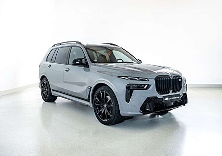 BMW X7 M60i M SPORT PRO EXKLUSIV DRIV+PARK B&W 6SITZ