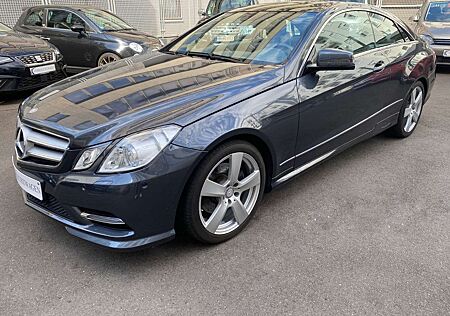 Mercedes-Benz E 200 Coupe AMG/Aut7g/Pano/BiXenon/Memory/MBShef