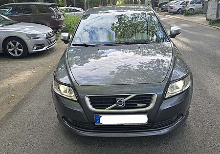 Volvo S40 2.0D DPF Powershift Summum