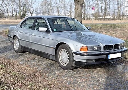 BMW 728iL 728