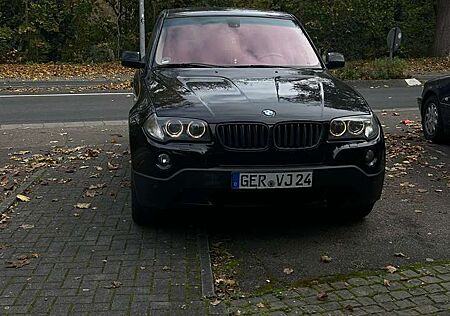 BMW X3 2d 4x4 panorama