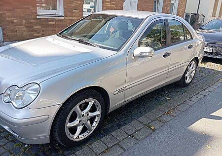 Mercedes-Benz C 200 I am selling my mercedes