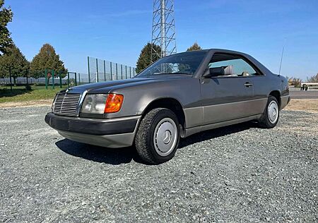 Mercedes-Benz Baureihe 124 CE-Klasse 230 CE
