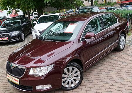 Skoda Superb Elegance 1.Hand Rentner Xenon 17 Zoll Alu