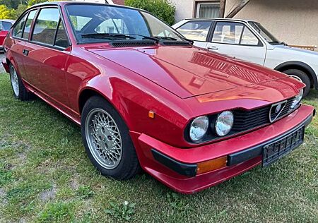 Alfa Romeo GTV 2.0