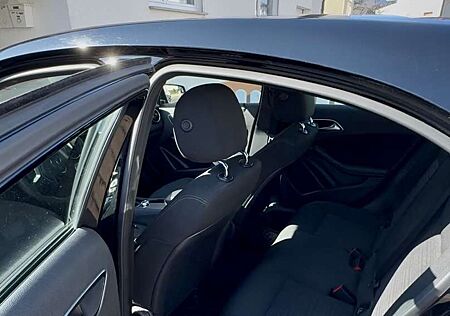 Mercedes-Benz A 180 CDI (BlueEFFICIENCY) 7G-DCT AMG Sport