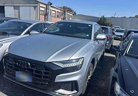 Audi Q8 55TFSi 2x S LINE BLACK ACC/PANO/MTRX/S-SITZE