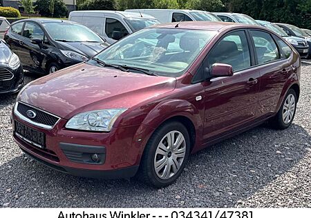 Ford Focus Lim. Ghia Klimaa. 2.0