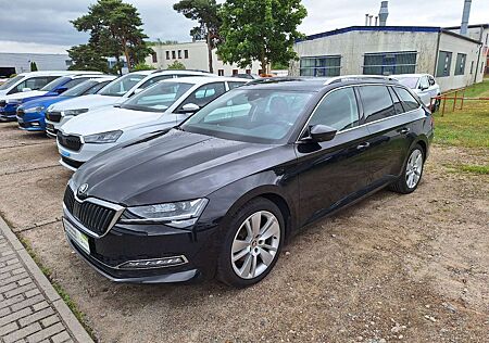 Skoda Superb Combi 2.0 TSI DSG STYLE 190PS AHK ACC Nav