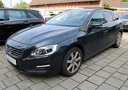 Volvo V60 T3 Momentum BiXenon Leder Navigation Tempomat Rück