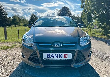Ford Focus Turnier Titanium*Automatik*2Hd.*SHZ*NAVI*