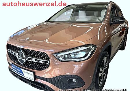 Mercedes-Benz GLA 220 d DISTRONIC PANORAMA STANDHEIZUNG AHK 360° LED