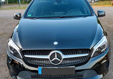 Mercedes-Benz A 160 SCORE!