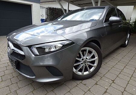 Mercedes-Benz A 200 *LED*Widescreen*Ambiente*Teilleder*Navi*