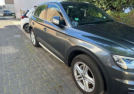 Audi Q5 2.0 TFSI quattro S tronic sport