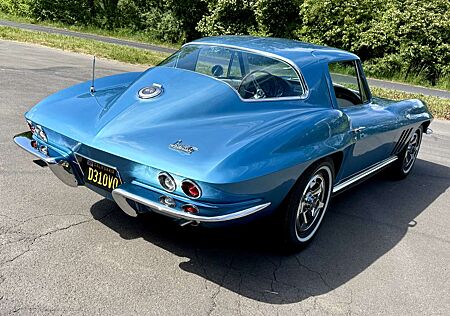 Chevrolet Corvette C2 STING RAY - 4 Speed - Black Plate California -