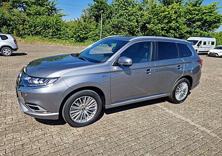 Mitsubishi Outlander PHEV Top 4WD
