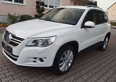 VW Tiguan Volkswagen Sport & Style 4Motion, Navi, PDC, DSG