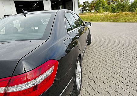 Mercedes-Benz E 200 CGI BlueEFFICIENCY Automatik Avantgarde