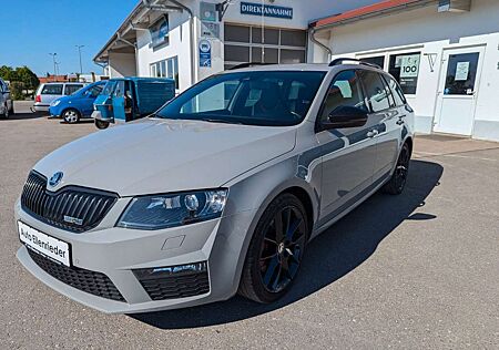 Skoda Octavia Combi RS Leder 8 Fach bereift gepflegt !