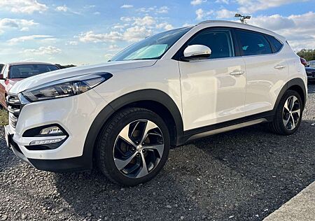 Hyundai Tucson blue Style 2WD*KAMERA*NAVI*PDC*KLIMAAUTO.