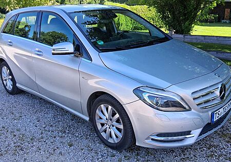 Mercedes-Benz 180 B180 cdi blue efficiency