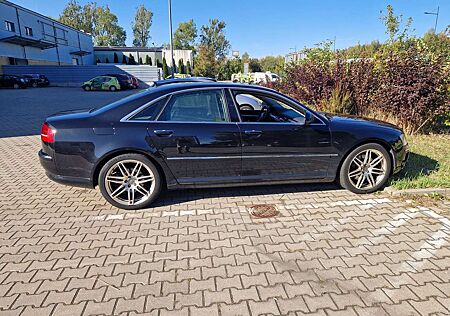 Audi A8 4.2 FSI quattro