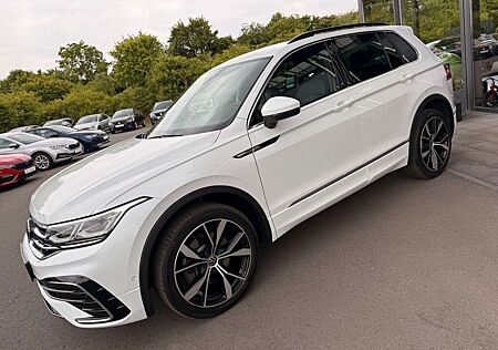 VW Tiguan Volkswagen R-Line 4Motion 20" eAHK IQ Light DCC ACC