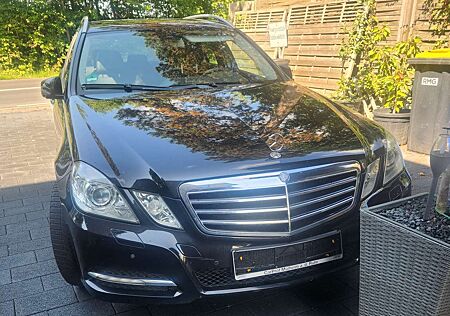 Mercedes-Benz E 200 T CGI BlueEFFICIENCY 7G-TRONIC Avantgarde