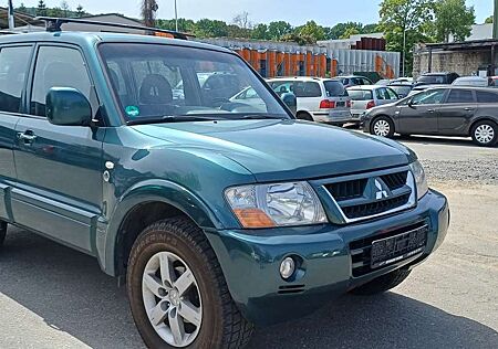 Mitsubishi Pajero 3.2 DI-D Liberty"7 Sitzer"