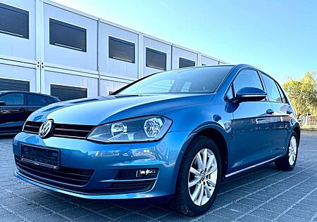 VW Golf Volkswagen VII Lim. KLIMAAUTOMATIK / PDC / NUR 66 TKM