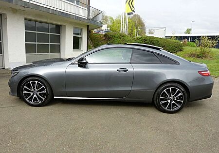 Mercedes-Benz E 220 D Coupe Avantgarde[Panorama/Kamera]