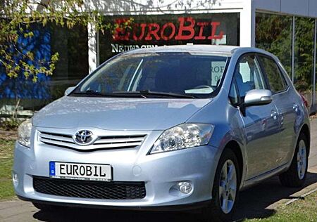 Toyota Auris 1,6 luna = 1.Hd+ECC+el.FH+el kl.Sp+LM+NSW+SiHz+Tem