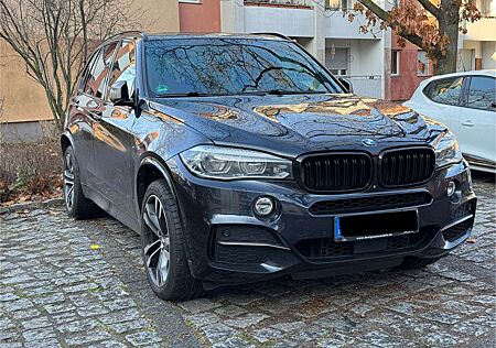 BMW X5 M M50d (360° Kamera, Komfortsitze, Head-up Display)