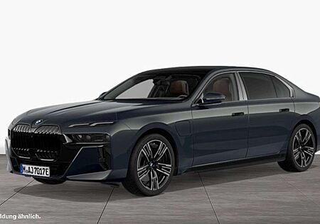BMW 750 e xDrive Limousine M Sportpaket B&W Surround