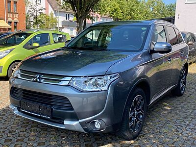 Mitsubishi Outlander Plus 4WD, 7-Sitzer