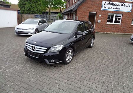 Mercedes-Benz B 180 Style, Nav. Kamera, PTS, SHZ, Met. ,8fach