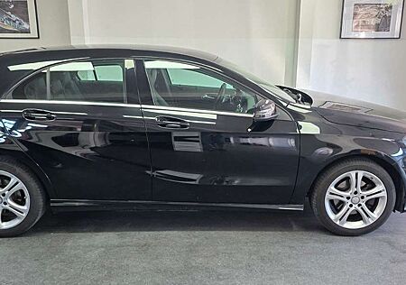 Mercedes-Benz A 180 Urban PDC Navi Teilleder TÜV/neu