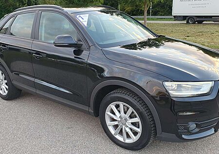 Audi Q3 2.0 TFSI quattro / DSG / Navi / Xenon / AHK
