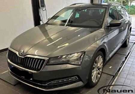 Skoda Superb Combi 2.0 TDI Style StandHZG AHK Navi Digitales Co