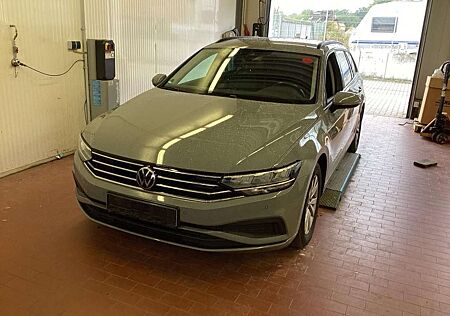 VW Passat Variant gebraucht kaufen VW Passat Variant Volkswagen Passat 2.0 TDI DSG Variant*STANDH*R-CAM*NAVI*LED