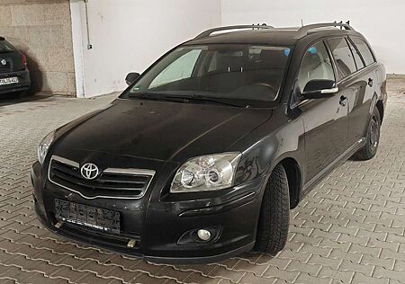 Toyota Avensis 1.8 VVT-i Combi Travel