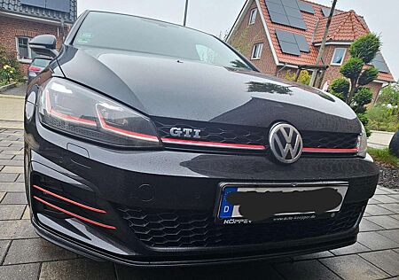 VW Golf GTI Volkswagen (BlueMotion Technology)