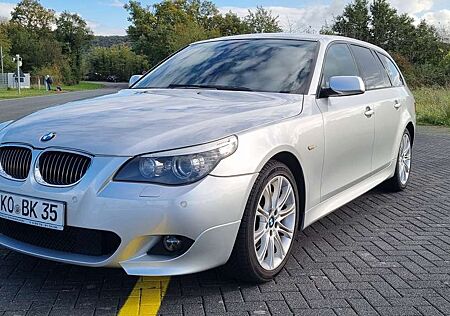 BMW 530d 530 XDrive Touring M-Packet 3.Hd. Scheckheft Top