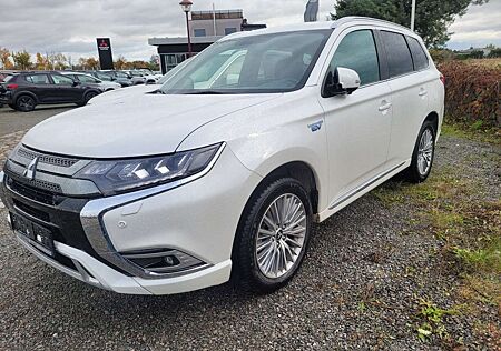 Mitsubishi Outlander 2.4 PHEV Plug-in Hybrid Plus Spirit 4
