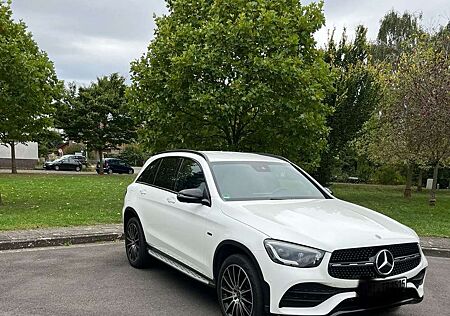 Mercedes-Benz GLC 300 GLC 300e AMG Line